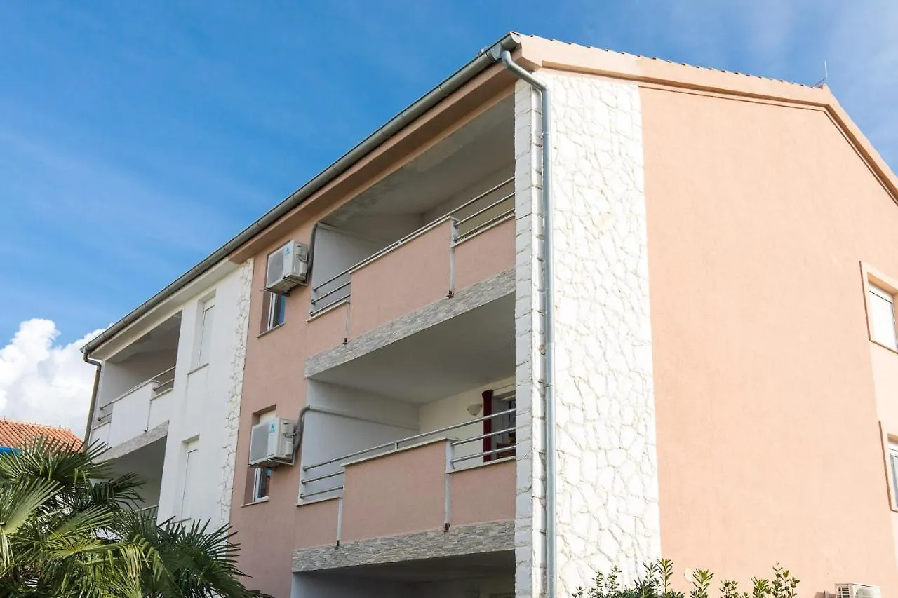 New Renovated Apartment Urska Malinska