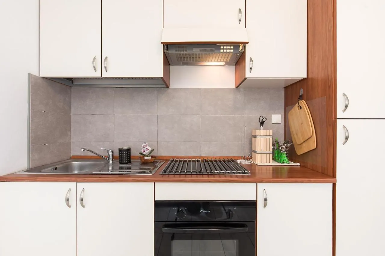 New Renovated Apartment Urska Malinska