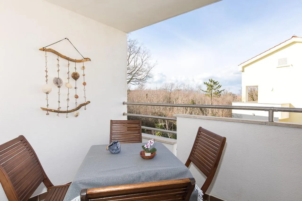 New Renovated Apartment Urska Malinska 0*,