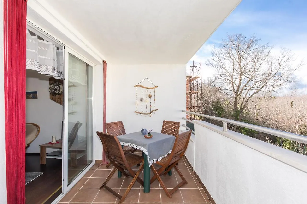 New Renovated Apartment Urska Malinska